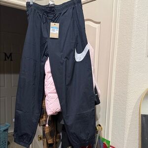 NWT Nike women’s Black Joggers with White Swoosh MEDIUM